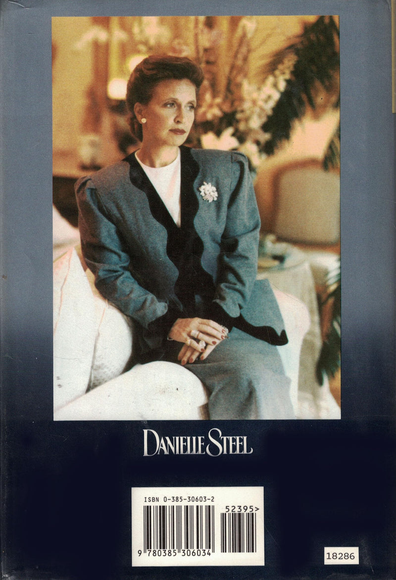 Vanished by Danielle Steel - Very Good